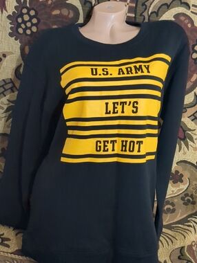 PINK Victoria's Secret Black Sweatshirt Interior Brand Tag